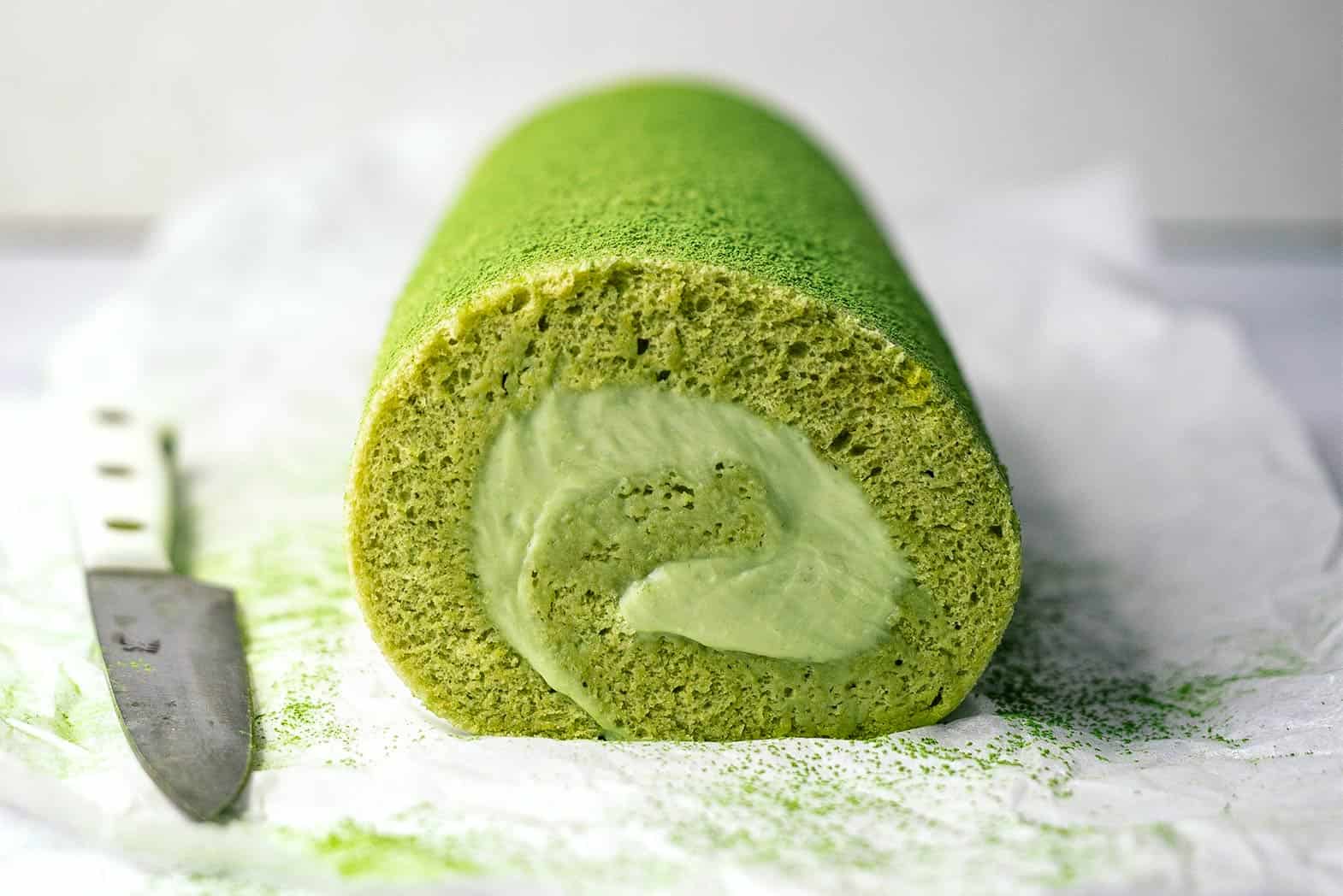 japanese-matcha-roll-cake-recipe